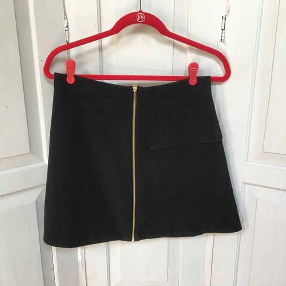 Topshop Dresses & Skirts - Topshop Black Skirt w/ Front Zip Detail
